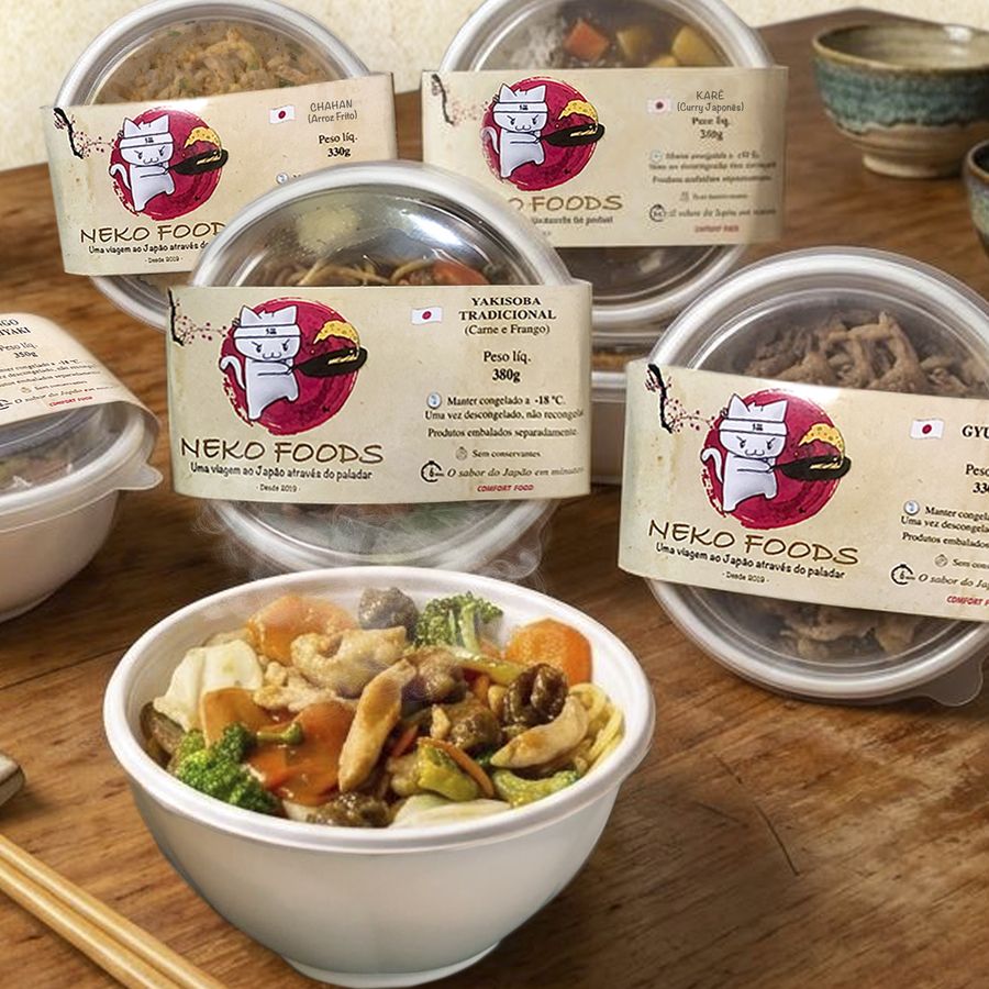 Bentôs Neko Foods servidos à mesa